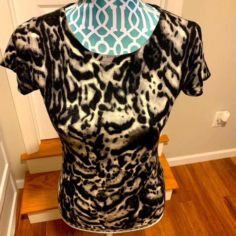 Cashmere T- black and beige- Small